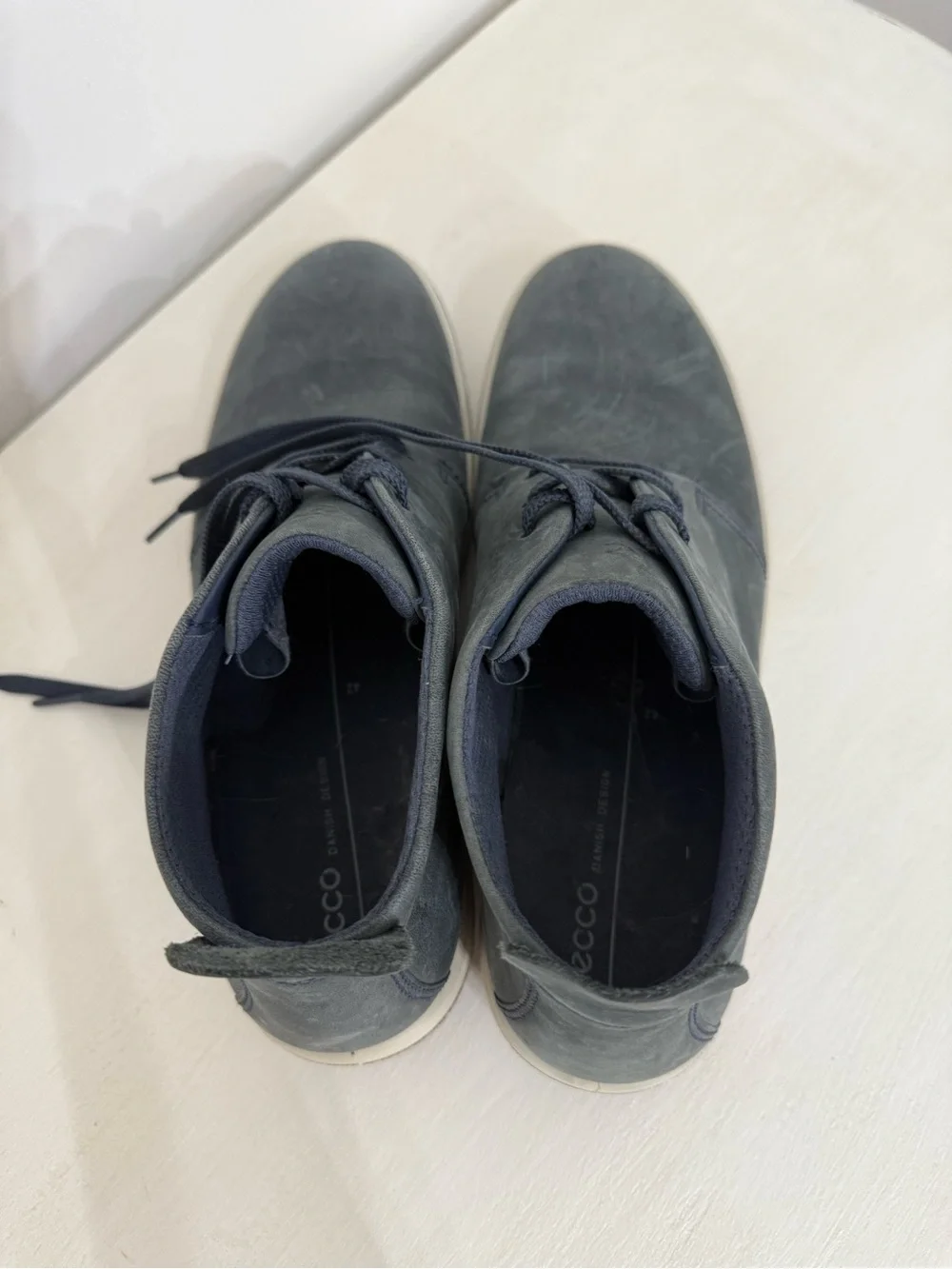 Ecco modern charcoal